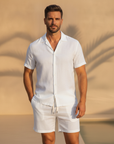 Camicia Uomo in Lino con Colletto Camp – Fresca ed Elegante Estiva - Bianco - indossato