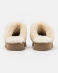 UGG Disquette Chestnut sabot donna in pelle scamosciata e montone marrone chestnut, dettaglio suola