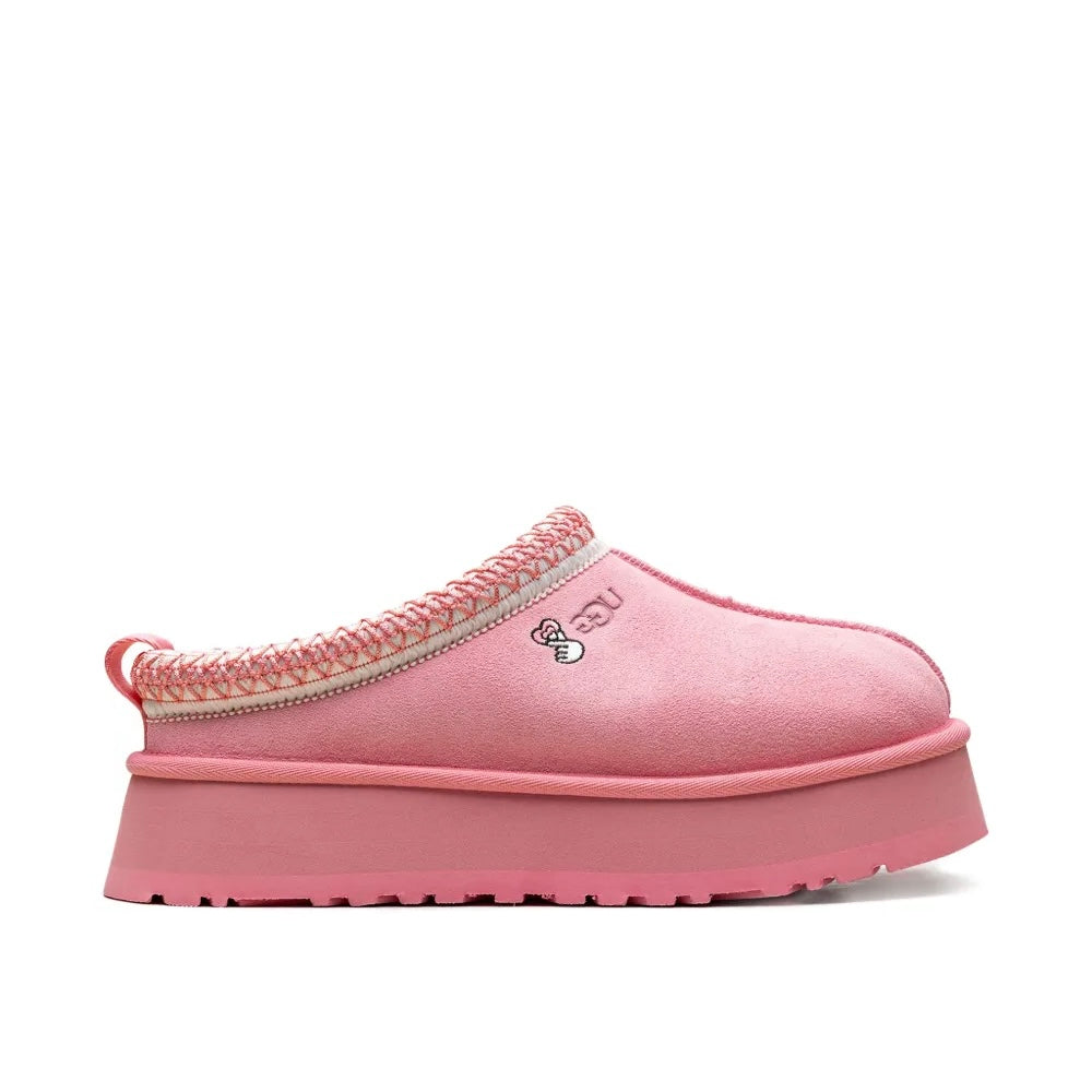 UGG Tazz Love '25 Tropical Pink ciabatte platform donna in pelle scamosciata e montone rosa, vista laterale