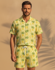 Completo Coordinato Uomo Camicia Stampa Frutti Tropicali e Pantaloncini - Frutti Gialli - indossato
