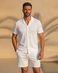 Completo Coordinato Uomo Colletto Camp – Camicia e Pantaloncini Estivi - Bianco - indossato
