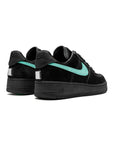 Nike Air Force 1 Low Nero con Swoosh Tiffany Verde Acqua
