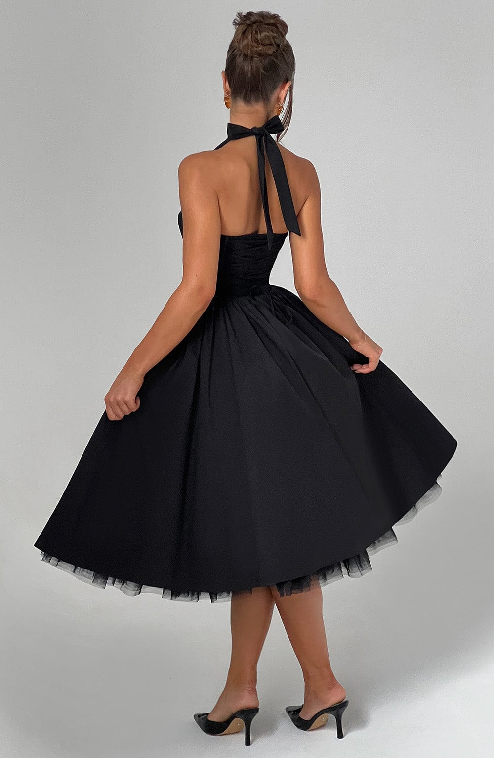 Ariana | Abito midi con scollo all'americana da donna per invitate a matrimoni