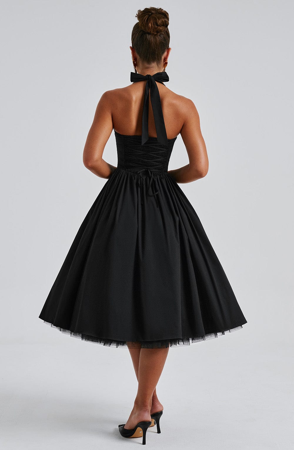 Ariana | Abito midi con scollo all'americana da donna per invitate a matrimoni