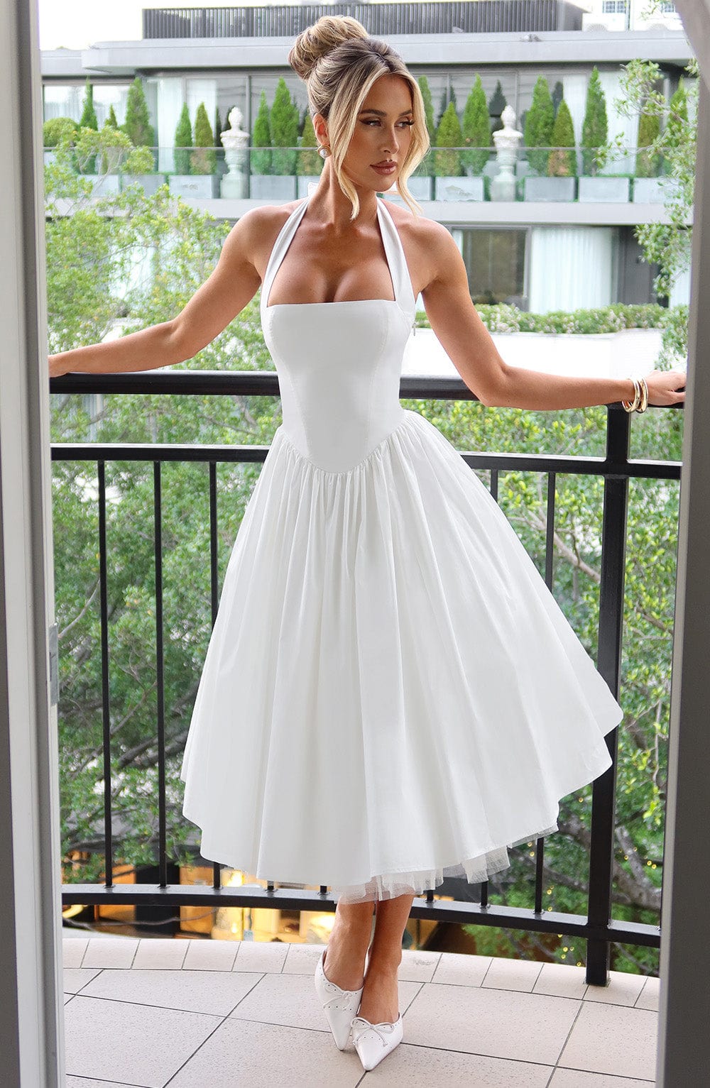 Ariana | Abito midi con scollo all'americana da donna per invitate a matrimoni