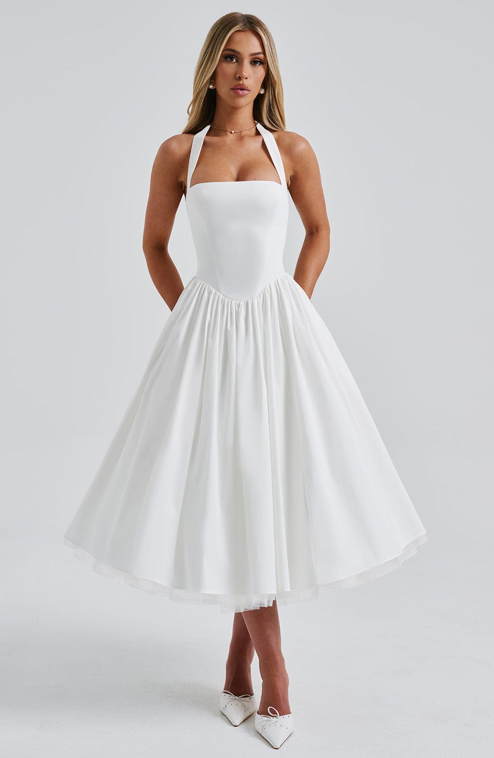 Ariana | Abito midi con scollo all'americana da donna per invitate a matrimoni