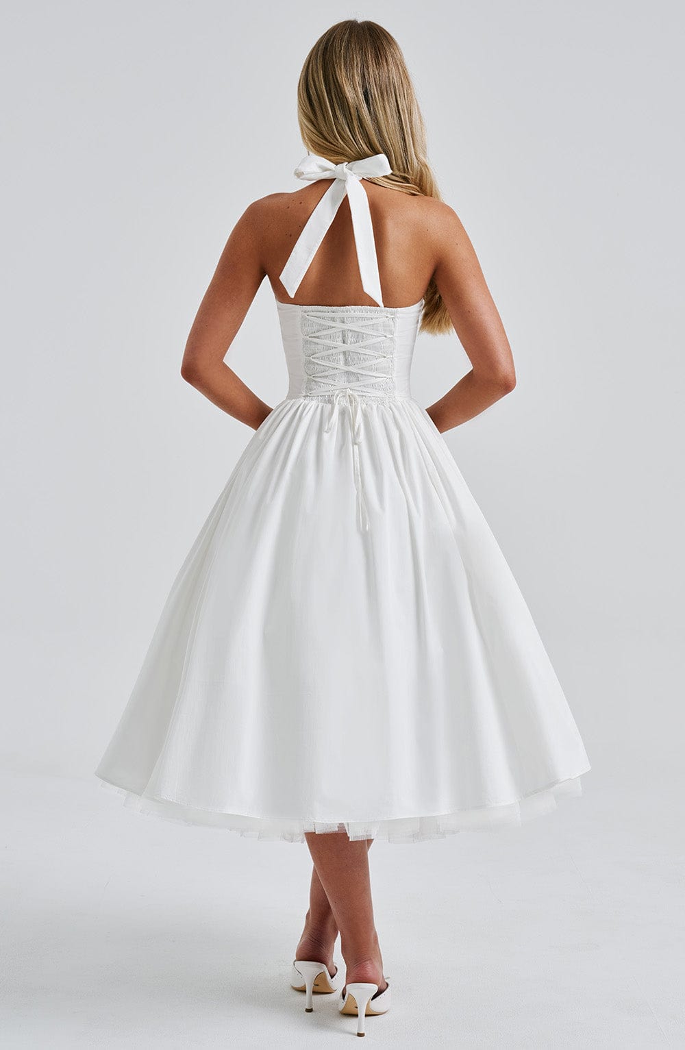 Ariana | Abito midi con scollo all'americana da donna per invitate a matrimoni