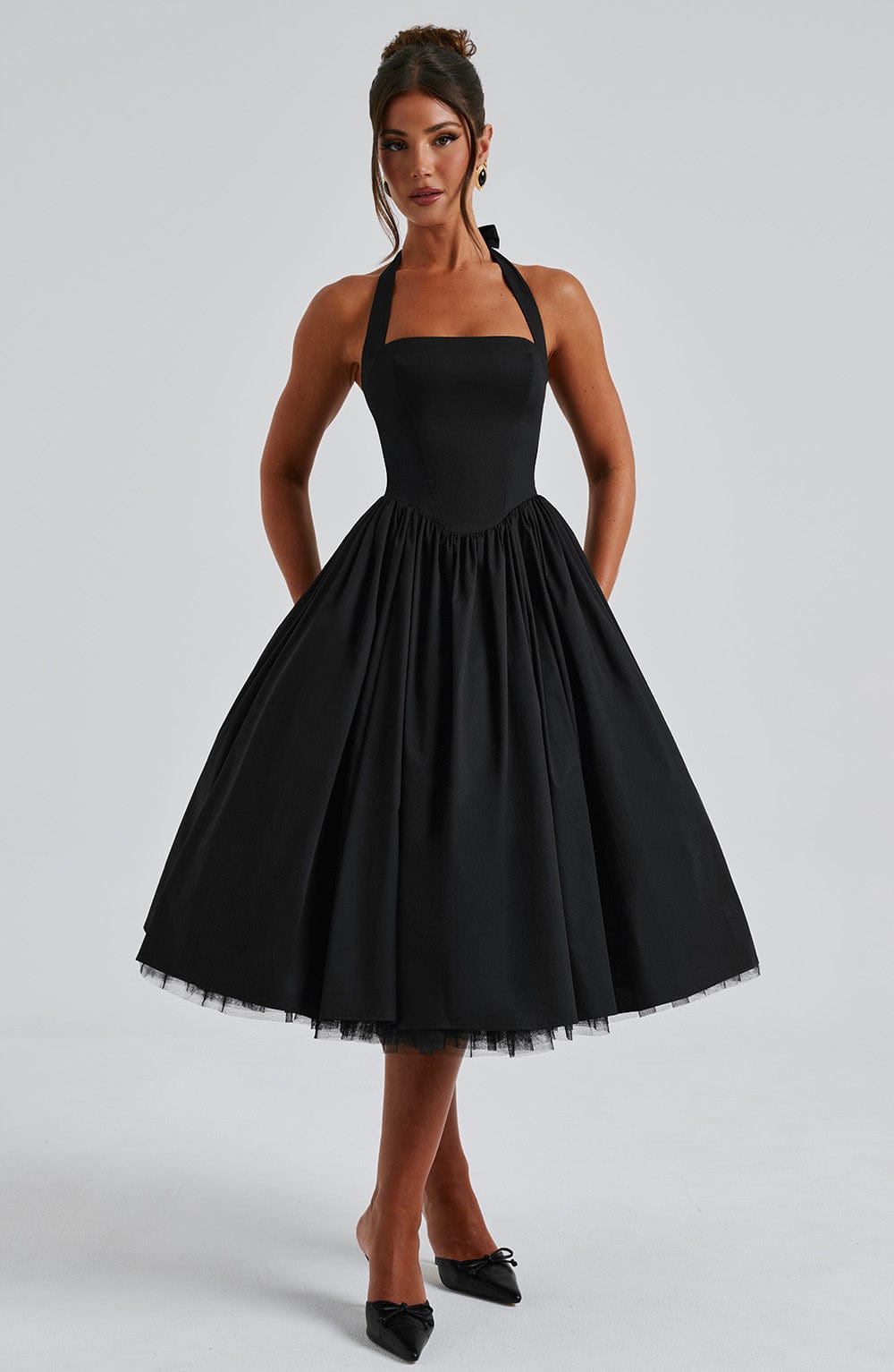 Ariana | Abito midi con scollo all'americana da donna per invitate a matrimoni