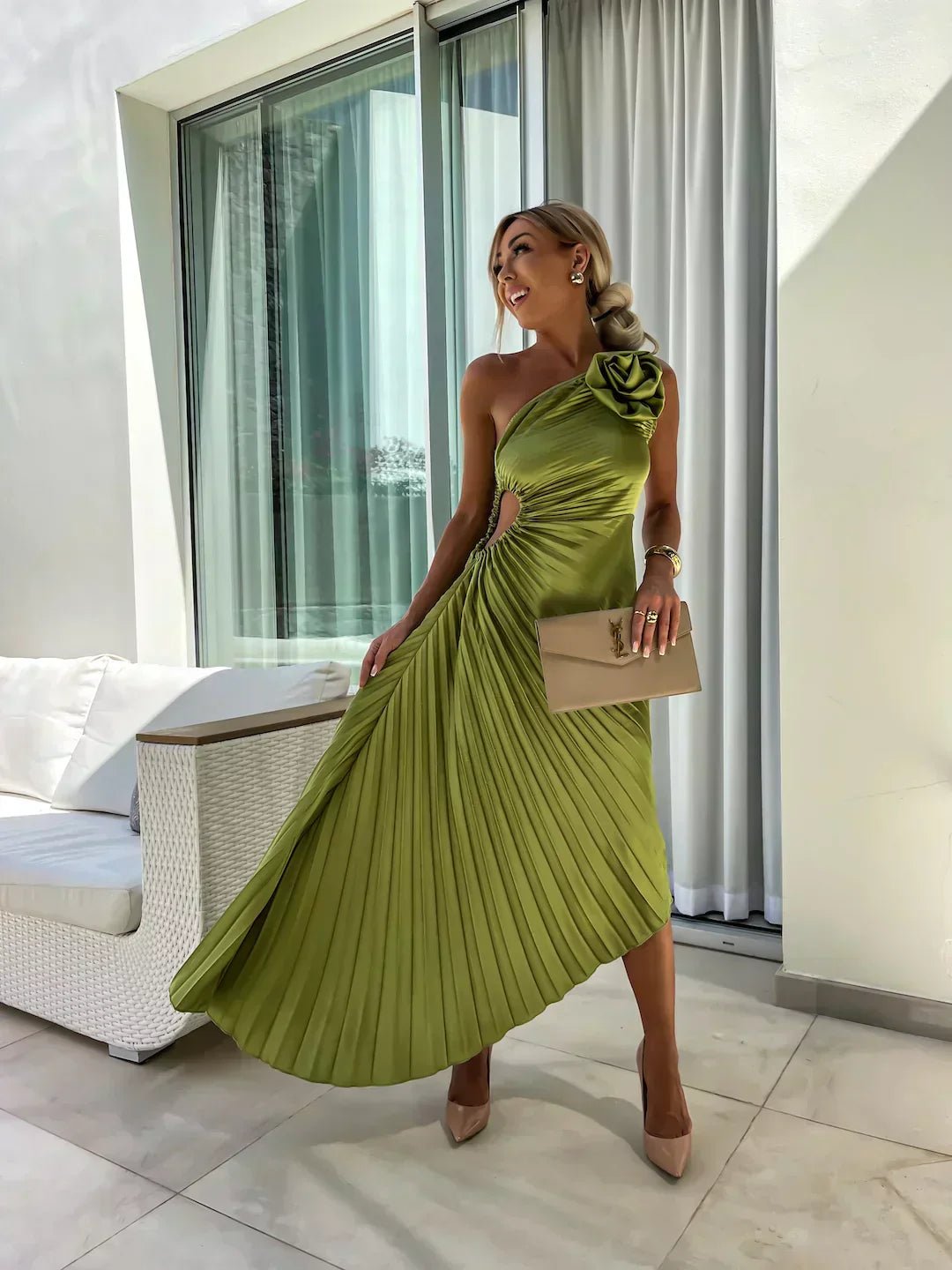 Ava | Abito lungo plissettato floreale monospalla da donna