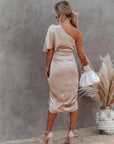 Ava | Abito midi monospalla da donna con drappeggio per uno stile elegante