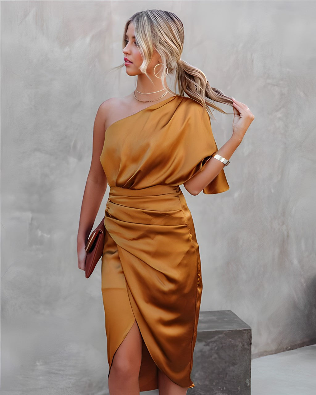 Ava | Abito midi monospalla da donna con drappeggio per uno stile elegante