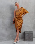 Ava | Abito midi monospalla da donna con drappeggio per uno stile elegante
