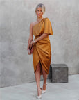 Ava | Abito midi monospalla da donna con drappeggio per uno stile elegante