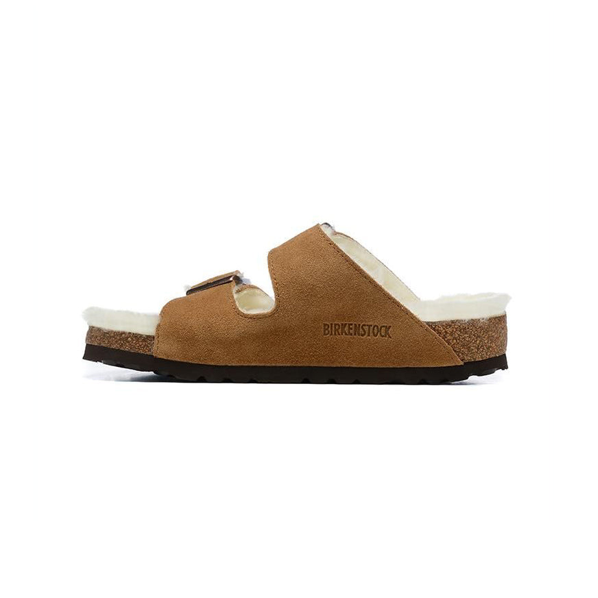 Birkenstock Arizona Shearling Light Brown sandali unisex in marrone chiaro - vista frontale