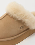 UGG Disquette Sand sabot donna in pelle scamosciata e montone beige sand, vista dall'alto