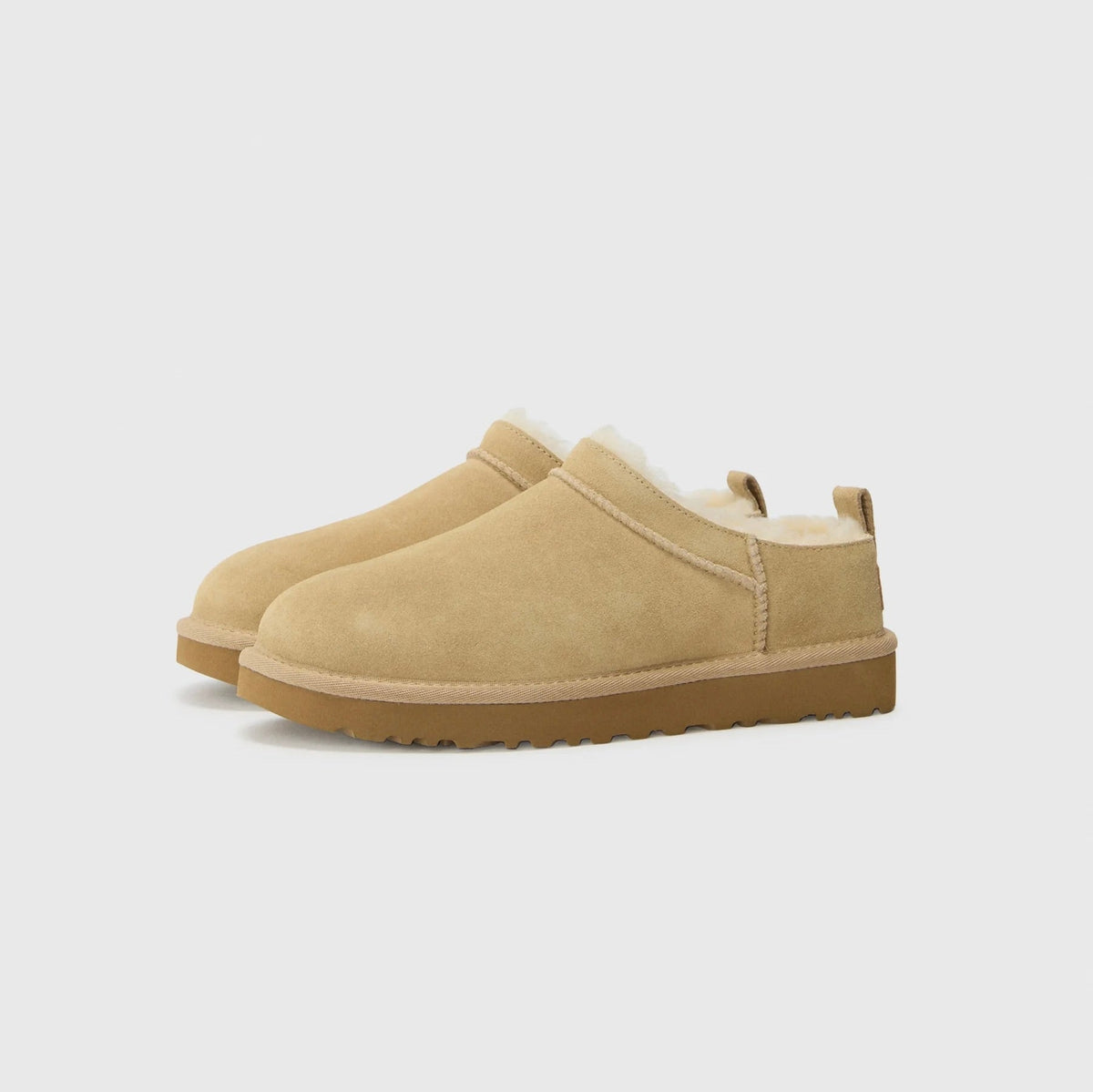 UGG Classic Micro Sand stivaletti donna in pelle scamosciata e montone beige sand, vista frontale
