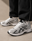 Asics GEL-1130 White Black Silver sneakers uomo e donna in bianco nero - dettaglio tomaia