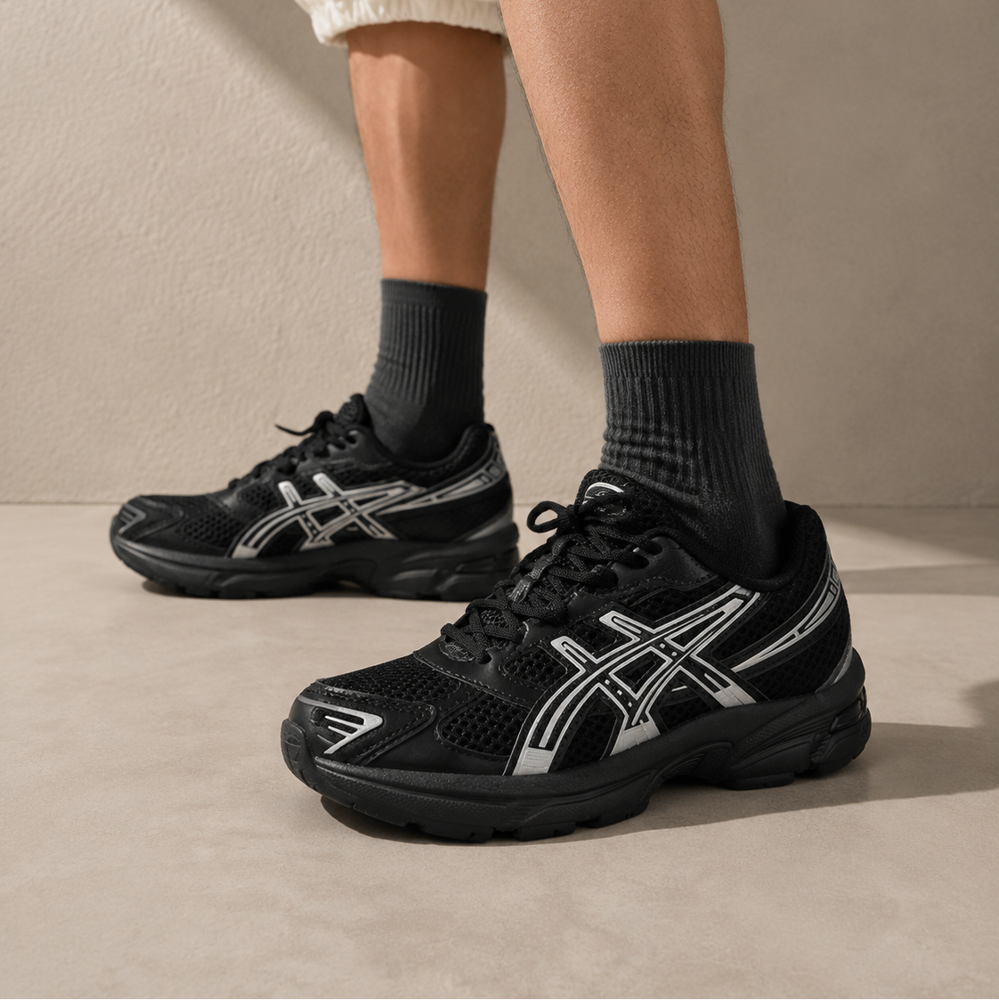 Asics GEL-1130 Black Pure Silver sneakers uomo e donna in nero argento - dettaglio tomaia