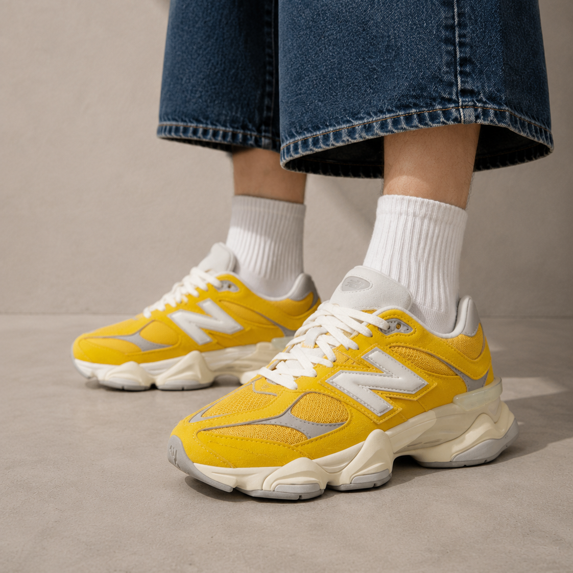 New Balance 9060 Varsity Gold Giallo Uomo Donna - 4