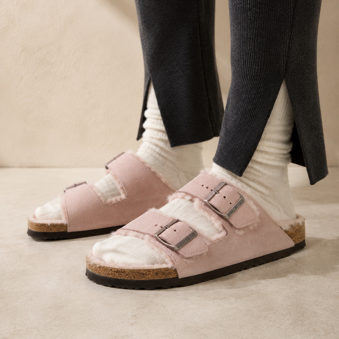 Birkenstock Arizona Shearling Pink sandali unisex in multicolore - vista posteriore
