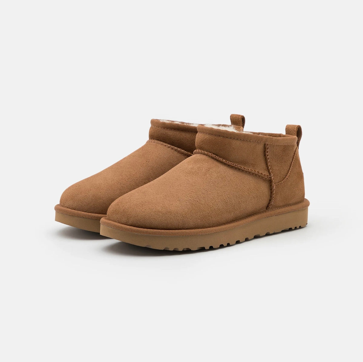 UGG Classic Ultra Mini Chestnut stivaletti donna in pelle scamosciata e montone marrone chestnut, vista frontale