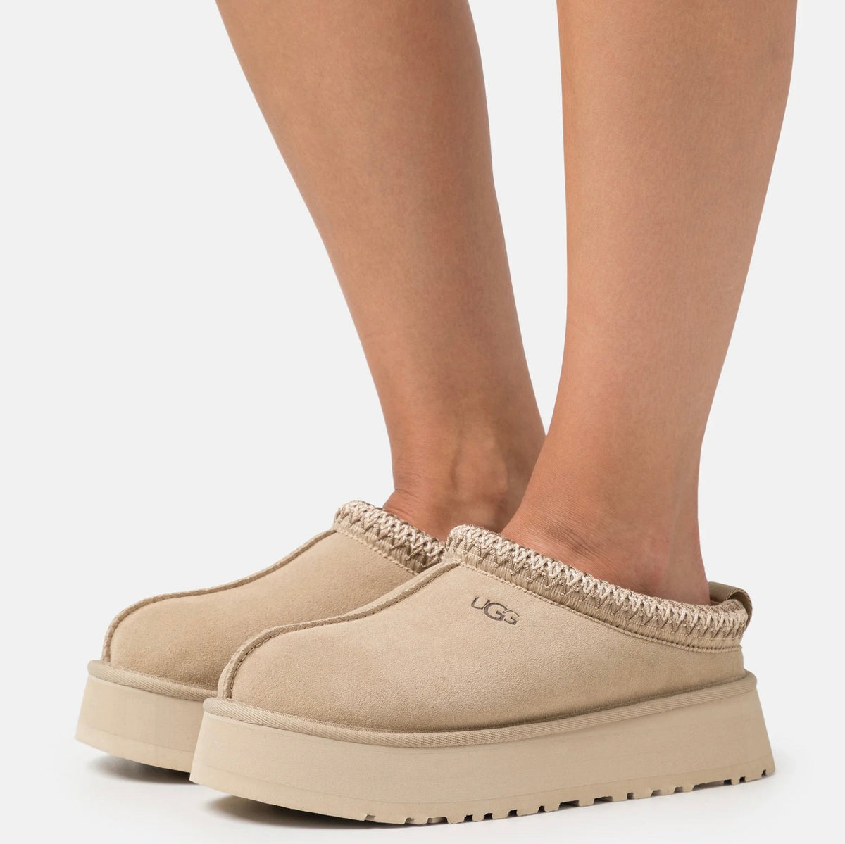 UGG Tazz Mustard Seed ciabatte platform donna in pelle scamosciata e montone senape, vista dall'alto