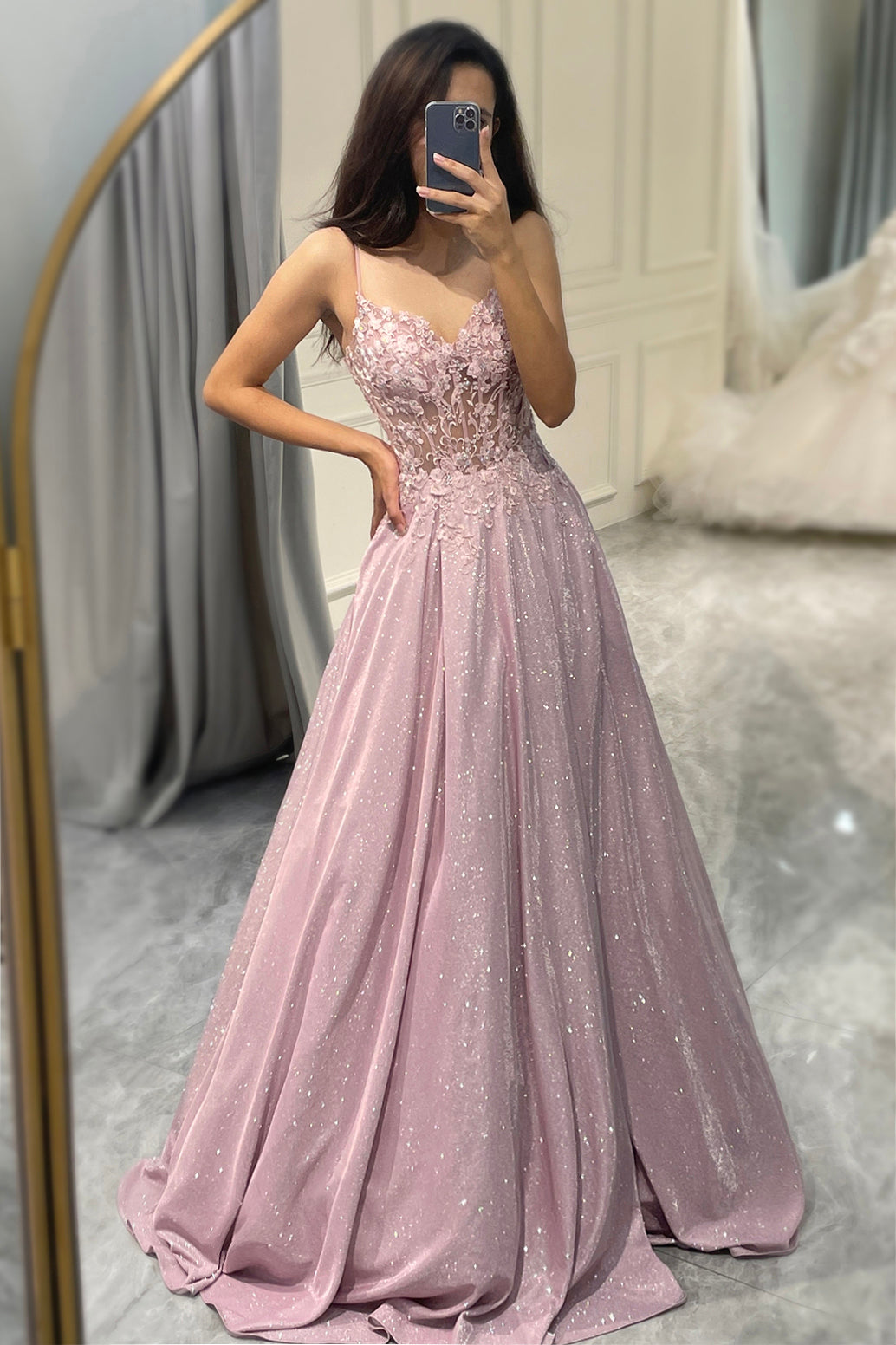Daisy | Abito lungo decorato da donna per invitate a matrimoni