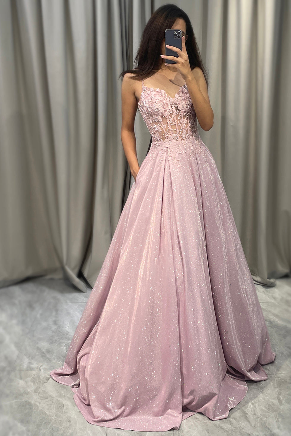 Daisy | Abito lungo decorato da donna per invitate a matrimoni