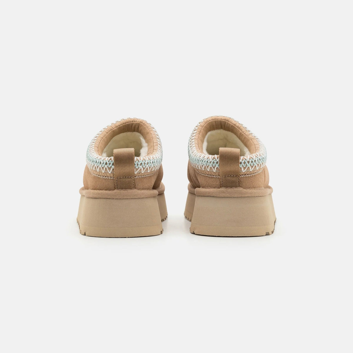 UGG Tazz Sand ciabatte platform donna in pelle scamosciata e montone beige sand, dettaglio suola