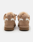 UGG Lowmel Sand sneakers bambino in pelle scamosciata beige sand, dettaglio suola