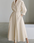 Abito lungo elegante da donna con cintura e camicia