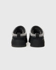 UGG Tazz II Black ciabatte platform donna in pelle scamosciata e montone nero, dettaglio suola