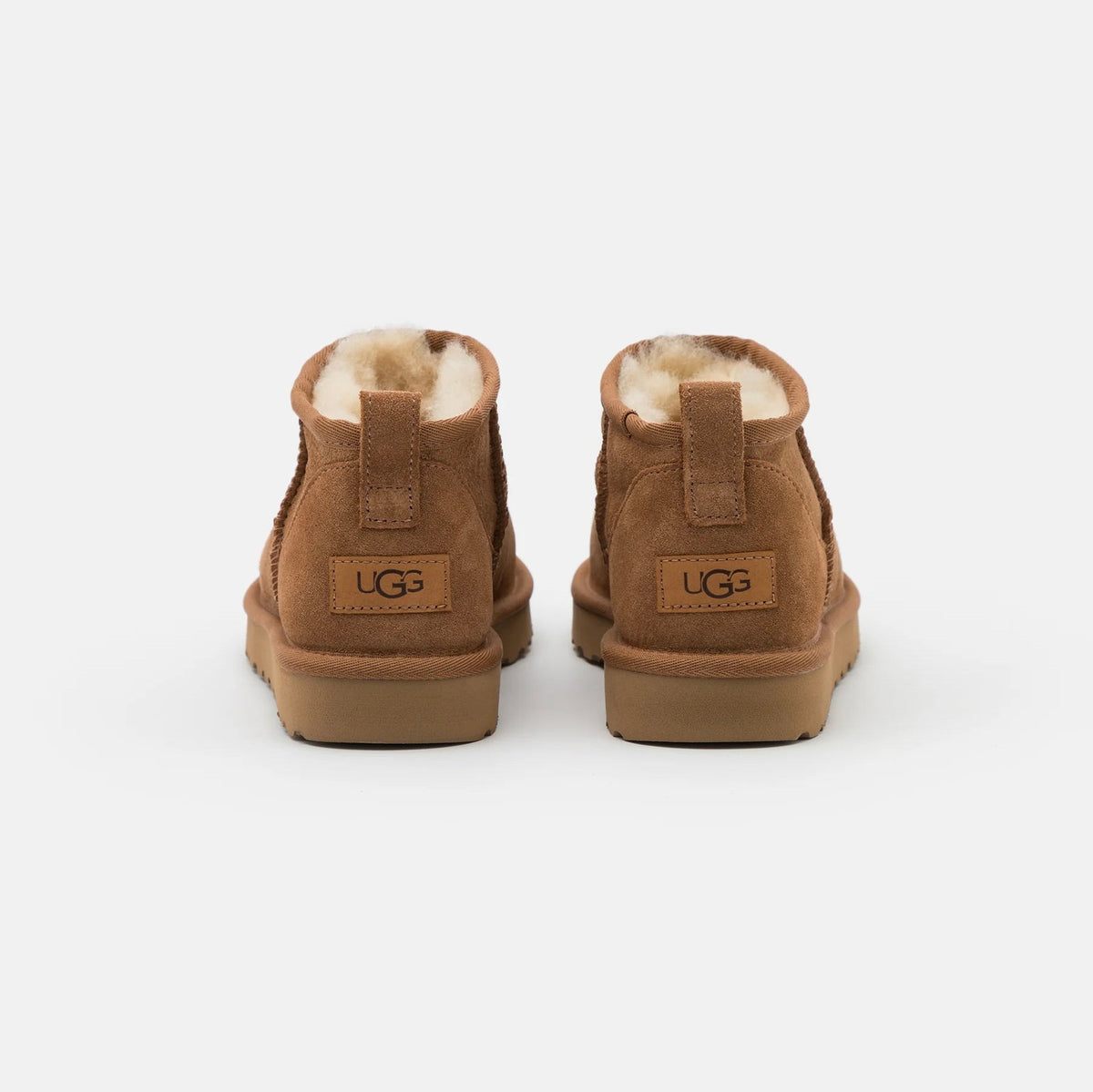 UGG Classic Ultra Mini Chestnut stivaletti donna in pelle scamosciata e montone marrone chestnut, dettaglio suola