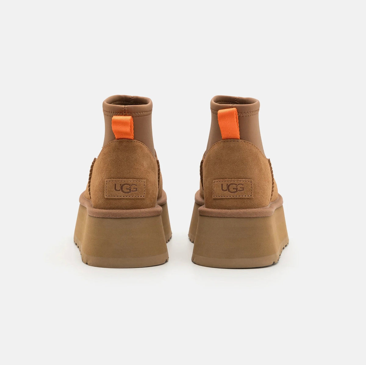 UGG Classic Mini Dipper Chestnut stivaletti donna in pelle scamosciata e montone marrone chestnut, dettaglio suola