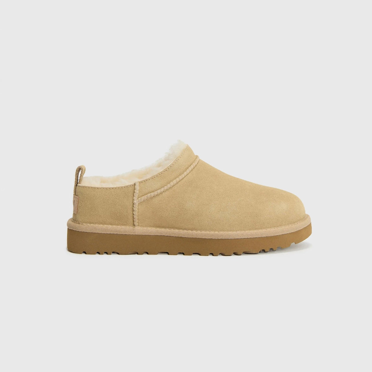 UGG Classic Micro Sand stivaletti donna in pelle scamosciata e montone beige sand, vista laterale