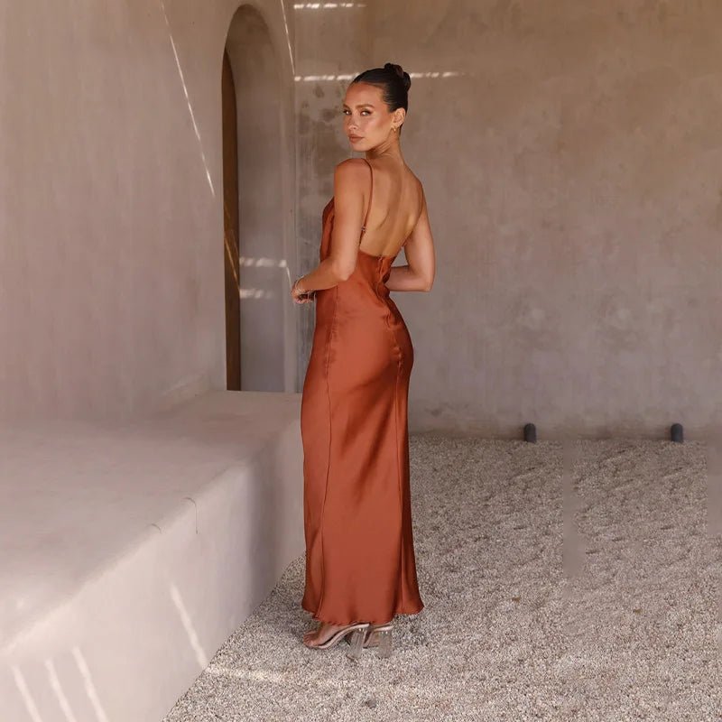 Grace | Abito lungo da donna in raso senza schiena con spacco alto
