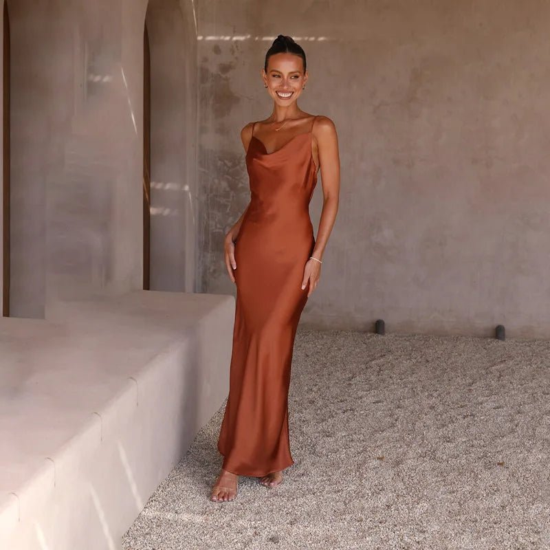 Grace | Abito lungo da donna in raso senza schiena con spacco alto