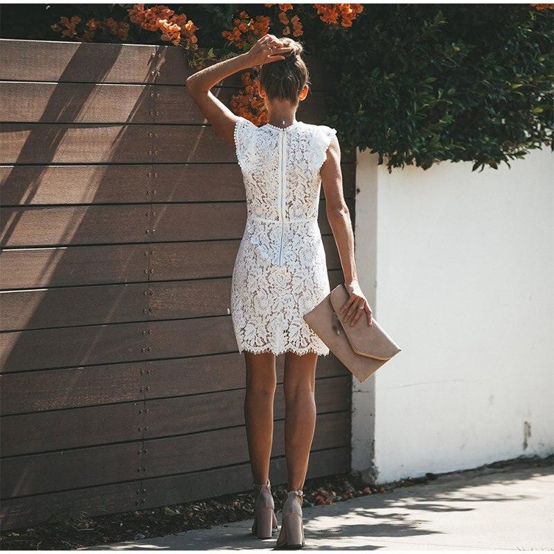 Collezione di abiti da donna Petra - eleganti abiti estivi con stampe uniche e taglio femminile