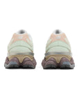 New Balance 9060 Clay Ash Grigio Beige Uomo Donna - 3