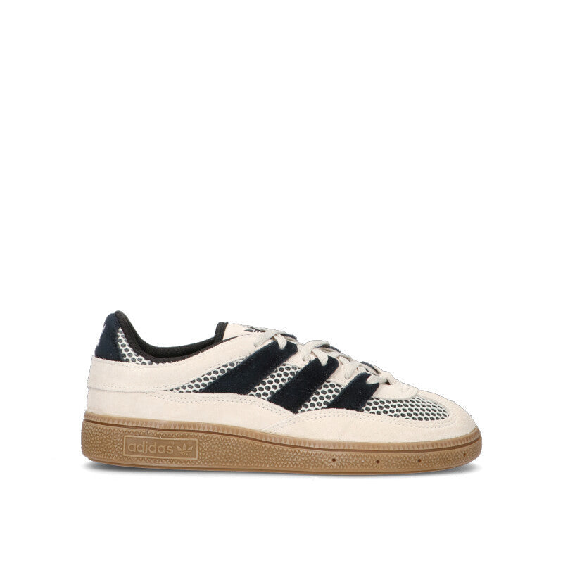 Adidas Spezial ST Bianco Nero sneakers basse uomo e donna in bianco e nero - vista laterale