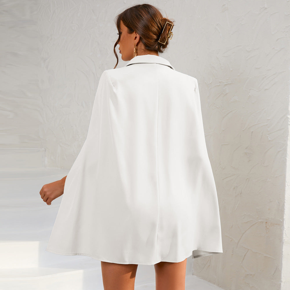 Laura | Mini abito blazer a mantella da donna con bottoni dorati