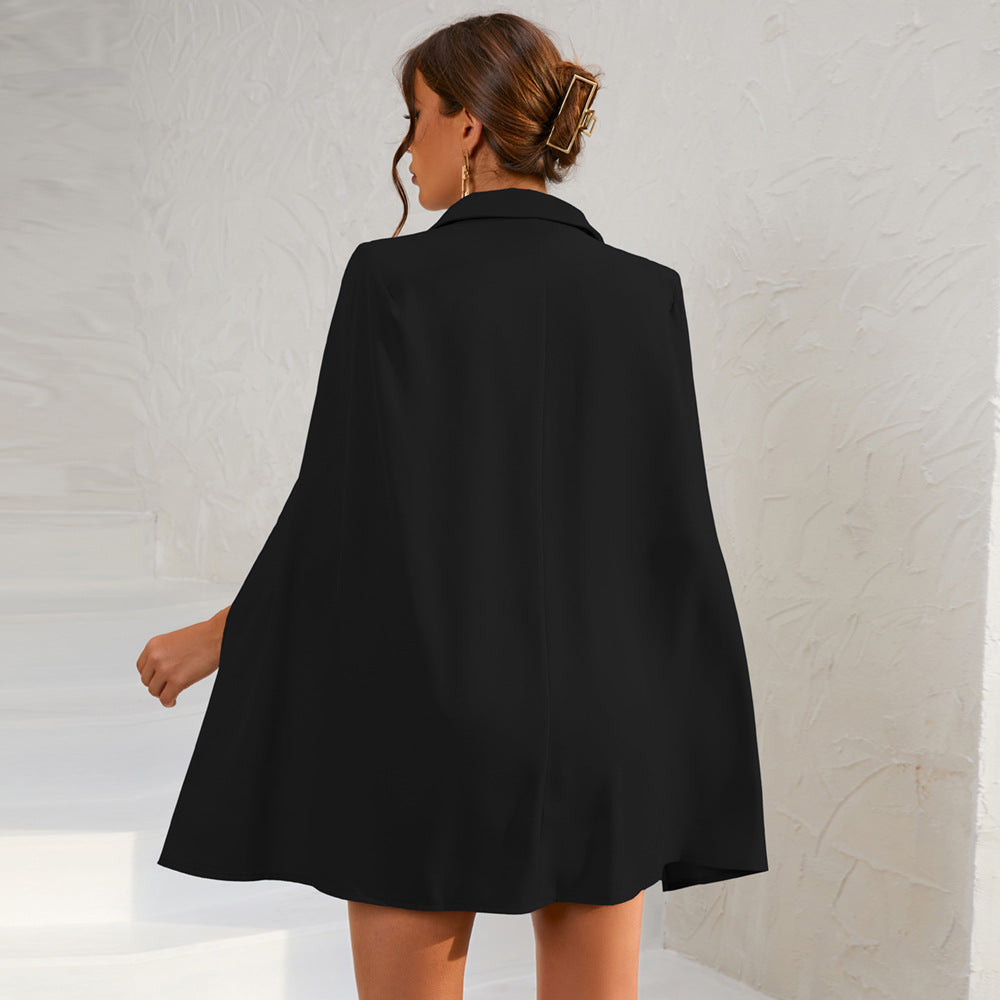 Laura | Mini abito blazer a mantella da donna con bottoni dorati