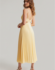 Lauren | Abito midi plissettato con cut-out in vita da donna per matrimoni