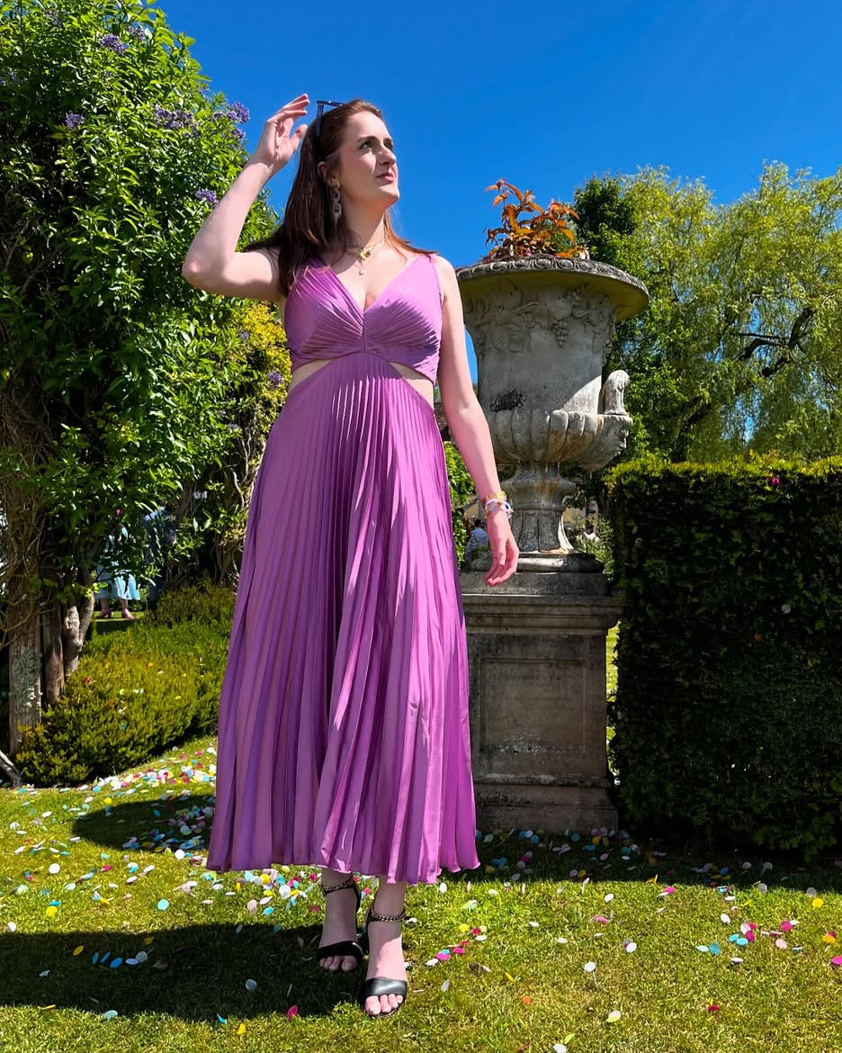 Lauren | Abito midi plissettato con cut-out in vita da donna per matrimoni