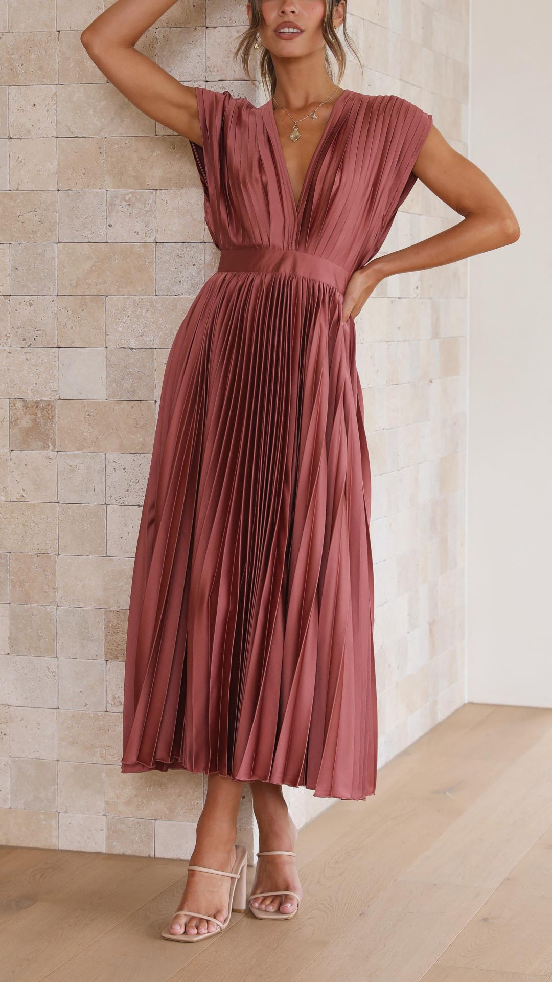 Nicole | Abito midi plissettato con scollo a V da donna per invitate a matrimoni