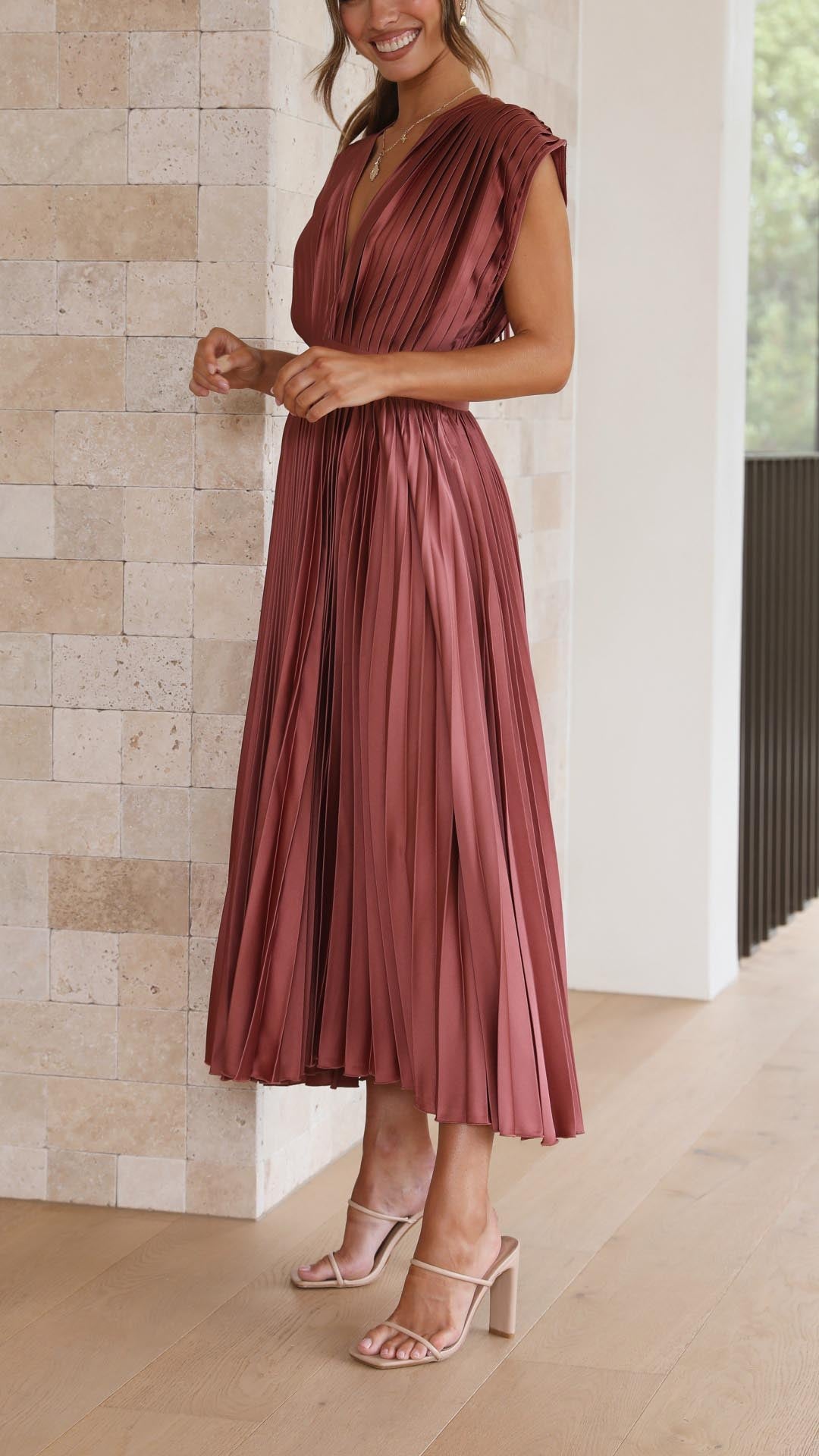 Nicole | Abito midi plissettato con scollo a V da donna per invitate a matrimoni