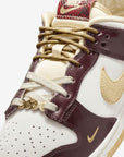 Nike Dunk Low LX Year of the Snake sneakers basse uomo e donna in pelle multicolore, dettaglio suola