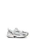 New Balance 530 sneakers bambini in grigio - vista laterale