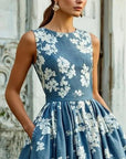 Scarlett | Abito midi a linea ad A senza maniche con stampa floreale da donna