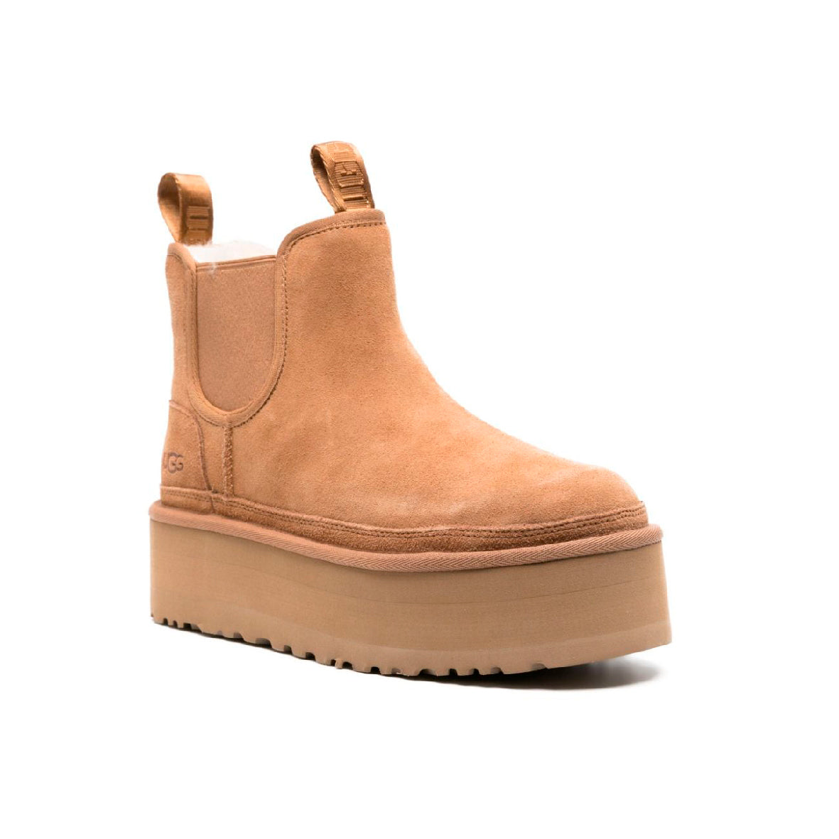UGG Neumel Platform Chelsea Camel stivaletti con zeppa donna in pelle scamosciata e montone cammello, vista frontale